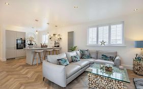Stunning Cottage With Hot Tub North Wales Coast